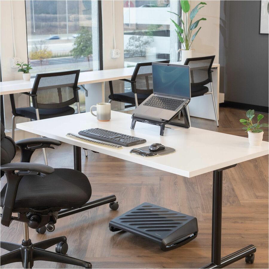 Fellowes Photo Gel Mouse Pad Wrist Rest with Microban® - Black Chevron