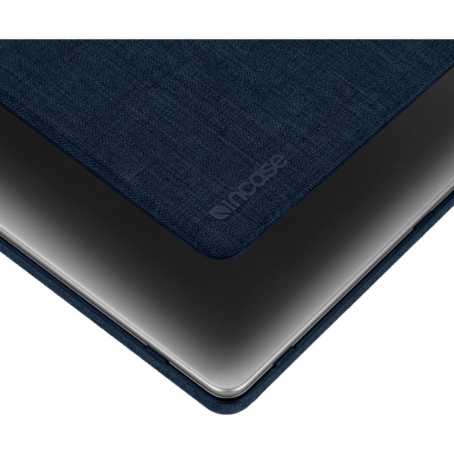 Incipio Textured Hardshell in Woolenex for MacBook Pro 16-inch (2021)