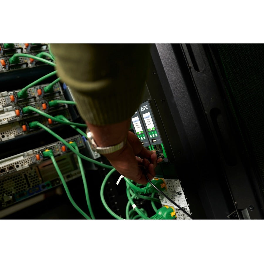 APC NetShelter Rack PDU Advanced, Switched Metered Outlet, 3Phase, 11kW 400V 16A or 11.5kW 415V 20A, 48 Outlets, IEC309