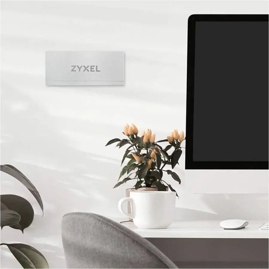 ZYXEL 8-Port 2.5G Unmanaged Switch with 10G Uplink