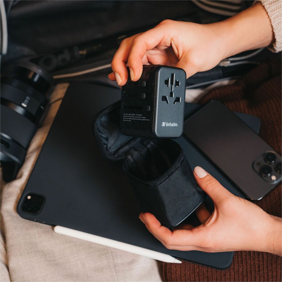 VERBATIM 65W TRAVEL ADAPTER