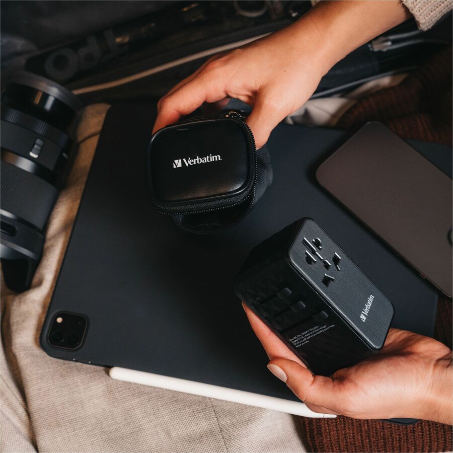 VERBATIM 65W TRAVEL ADAPTER