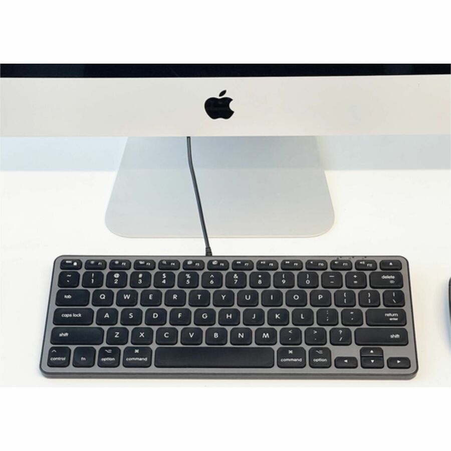 USB C A MAC KEYBOARD WITH HUB