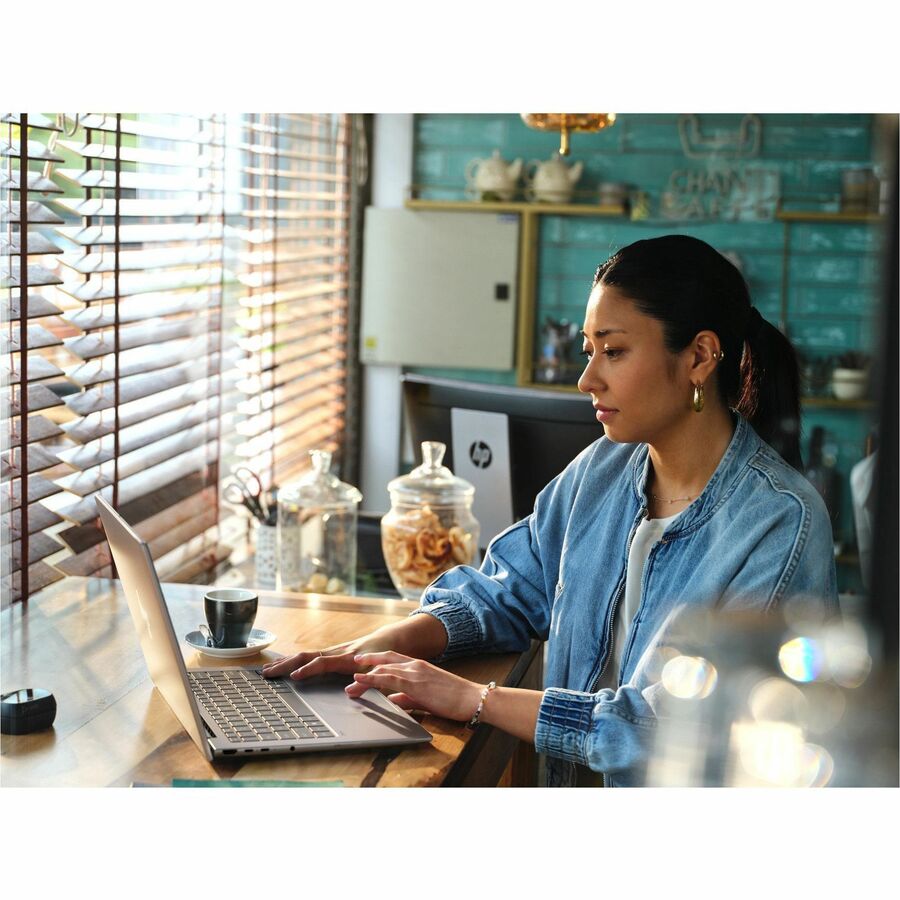 HP ZBook 8 G1ah 14" Mobile Workstation - WUXGA - AMD Ryzen 5 PRO 230 - 16 GB - 512 GB SSD - English Keyboard - Meteor Silver