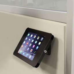 StarTech.com Secure Tablet Stand - Security lock protects your tablet from theft and tampering - Easy to mount to a desk / table / wall 1