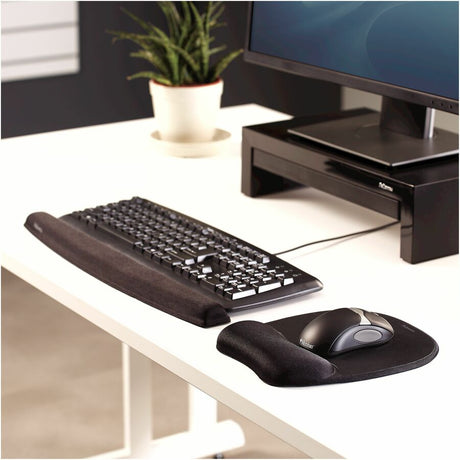 Fellowes&reg; Memory Foam Mouse Pad with Wrist Rest - Black (9176501)