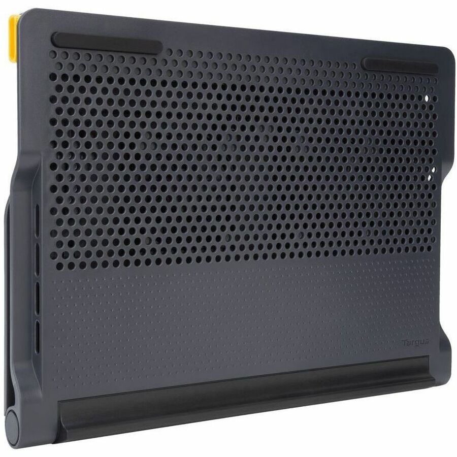 Targus 17" Chill Mat+ with 4-port Hub