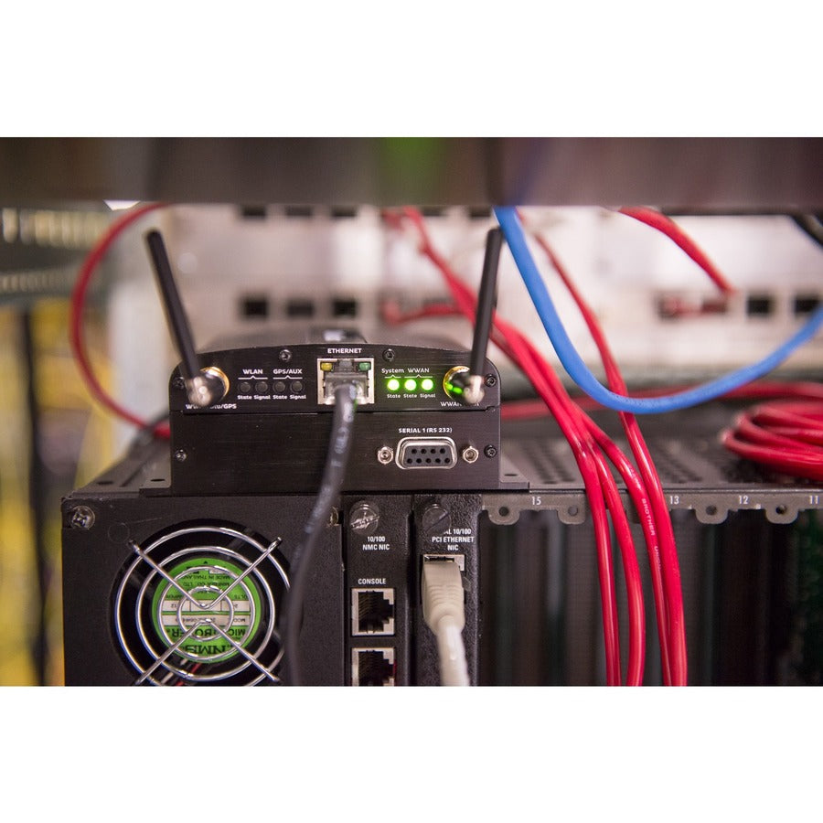 USRobotics Courier Cellular Modem/Wireless Router