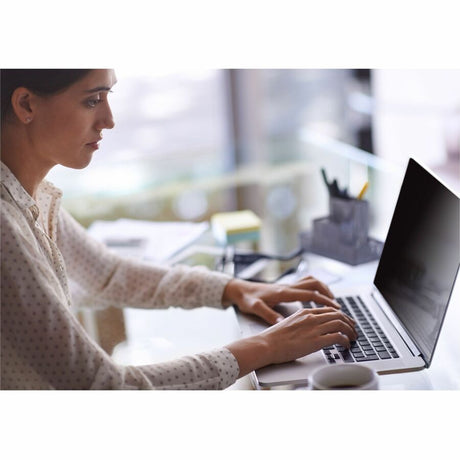3M&trade; Privacy Filter for 15.4" Widescreen Laptop (16:10)