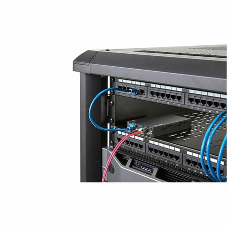 StarTech.com Gigabit Ethernet Copper-to-Fiber Media Converter - SM LC - 10 km - Ethernet Media Converter - GbE Converter