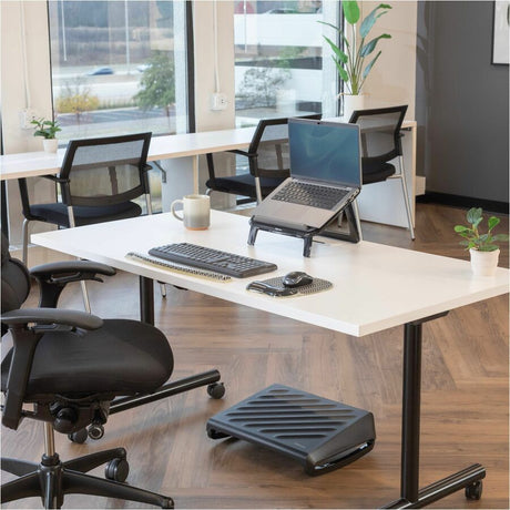 Fellowes Photo Gel Mouse Pad Wrist Rest with Microban&reg; - Black Chevron