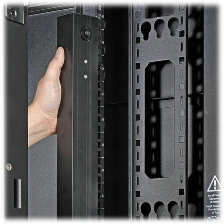 Eaton 1.9kW Single-Phase Switched PDU - LX Interface, 120V Outlets (24 5-15/20R), 10 ft. (3.05 m) Cord with L5-20P, 0U, TAA