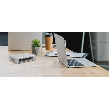 Zyxel 5 Port Gigabit Ethernet Unmanaged POE+ Switch | 4 x PoE+ @ 60W | Plug & Play | Sturdy Metal Housing | Desktop or Wall-Mount | Fanless | Lifetime Warranty | Ethernet Splitter | GS1005HP