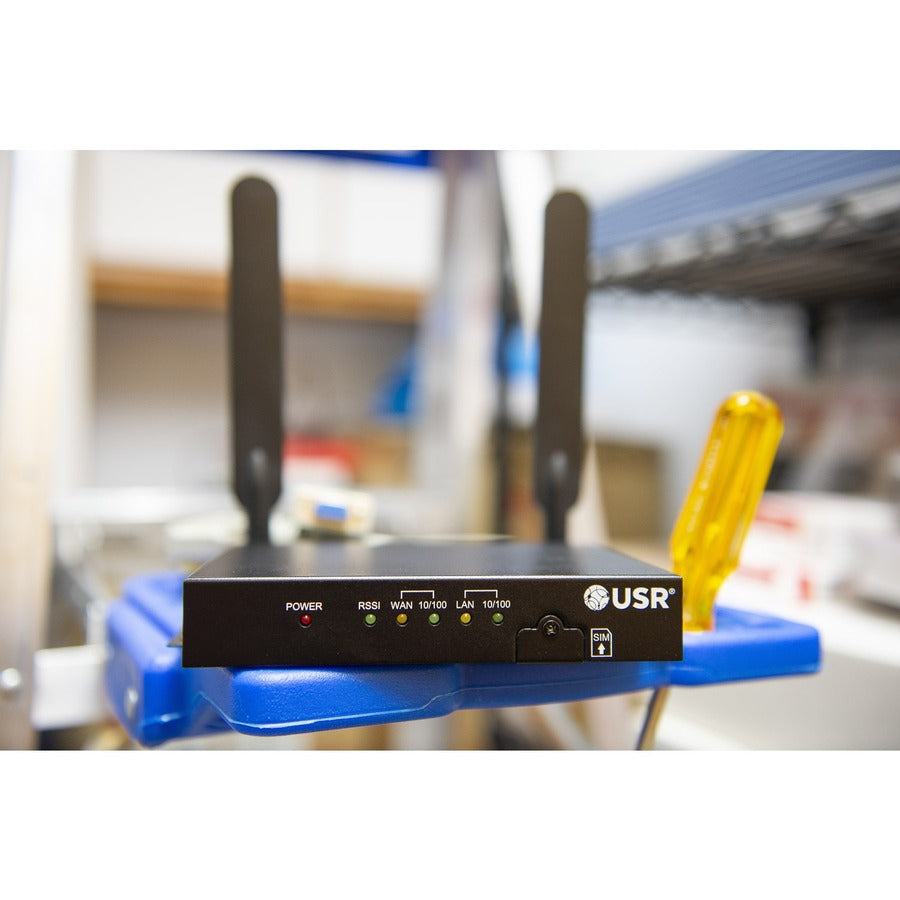 USRobotics Courier USR3513 1 SIM Cellular, Ethernet Modem/Wireless Router