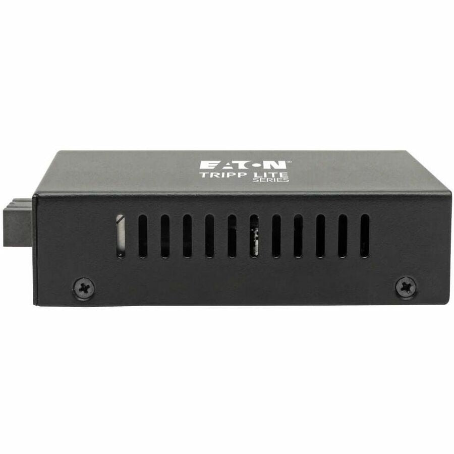 Eaton Tripp Lite Series Gigabit Multimode Fiber to Ethernet Media Converter, POE+ - 10/100/1000 SC, 850 nm, 550M (1804.46 ft.)