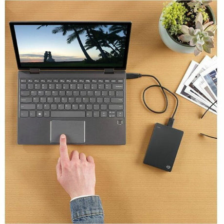 Seagate STGX1000400 1 TB Portable Hard Drive - External