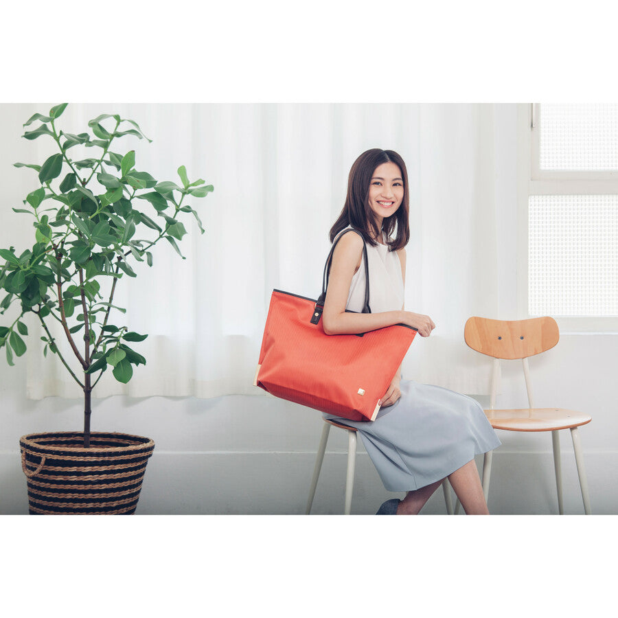 Moshi Aria Carrying Case (Tote) for 13" MacBook Pro - Amber Orange