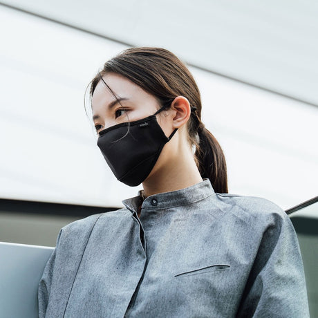 Moshi OmniGuard&trade; Mask with 3 Replaceable Nanohedron Filters - Ocean Black (S) PM 0.075 Filtration, Anti-bacterial Treatment, Washable and Reusable, Includes Carry Pouch