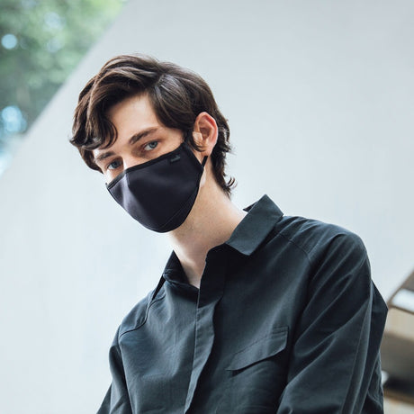 Moshi OmniGuard&trade; Mask with 3 Replaceable Nanohedron Filters - Ocean Black (S) PM 0.075 Filtration, Anti-bacterial Treatment, Washable and Reusable, Includes Carry Pouch