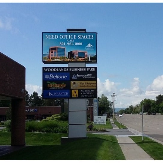 Prismview XPR-B 8mm Digital Signage Display