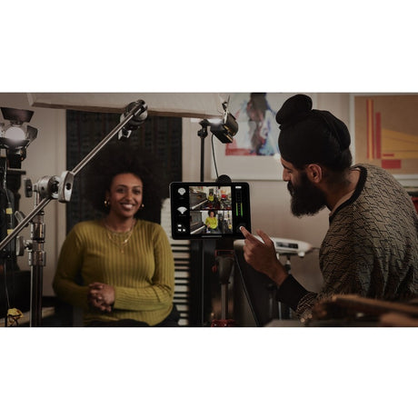 Apple iPad Pro (5th Generation) A2379 Tablet - 12.9" - Apple M1 - 8 GB - 128 GB Storage - iPadOS 14 - 5G - Silver