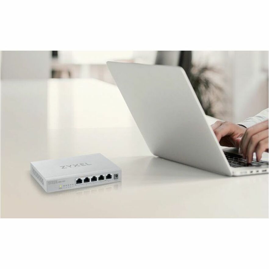 Zyxel 5-Port 2.5Gb MultiGig Ethernet Unmanaged Switch | 5 x 100/1G/2.5G Ports | Plug & Play | Metal Housing | Desktop or Wall-Mount | Ethernet Splitter | Lifetime Warranty | MG-105