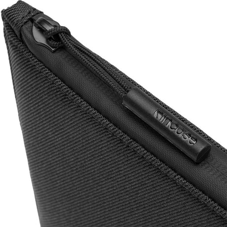 Incase Facet Carrying Case (Sleeve) for 15" to 16" Apple MacBook Pro, Notebook - Black
