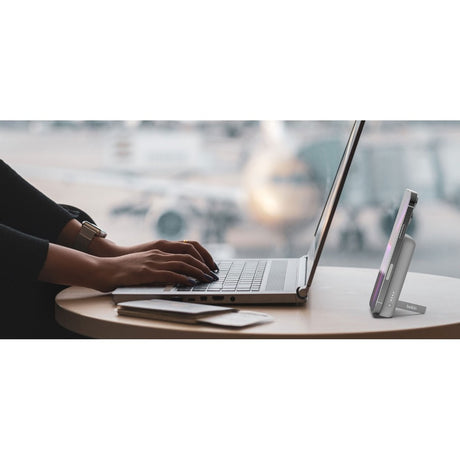 Belkin BoostCharge Magnetic Wireless Power Bank 5K + Stand