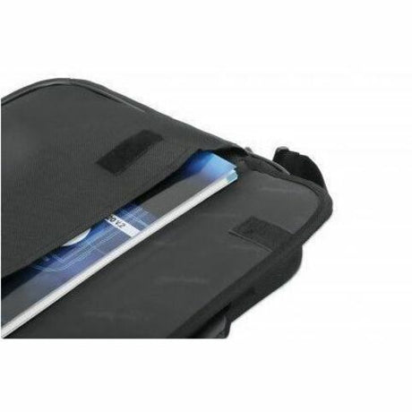 Manhattan Cambridge Carrying Case (Briefcase) for 17.3" Apple Notebook - Black