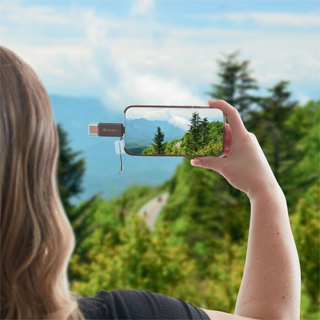 128GB Store 'n' Go Dual USB 3.2 Gen 1 Flash Drive for Apple Lightning Devices - Graphite