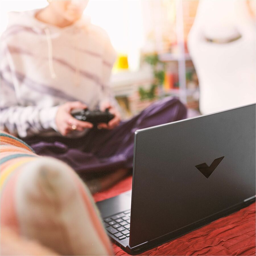 VICTUS 15-fb2000 15-fb2063dx 15.6" Gaming Notebook - Full HD - 144 Hz - AMD Ryzen 5 7535HS - 8 GB - 512 GB SSD - Mica Silver