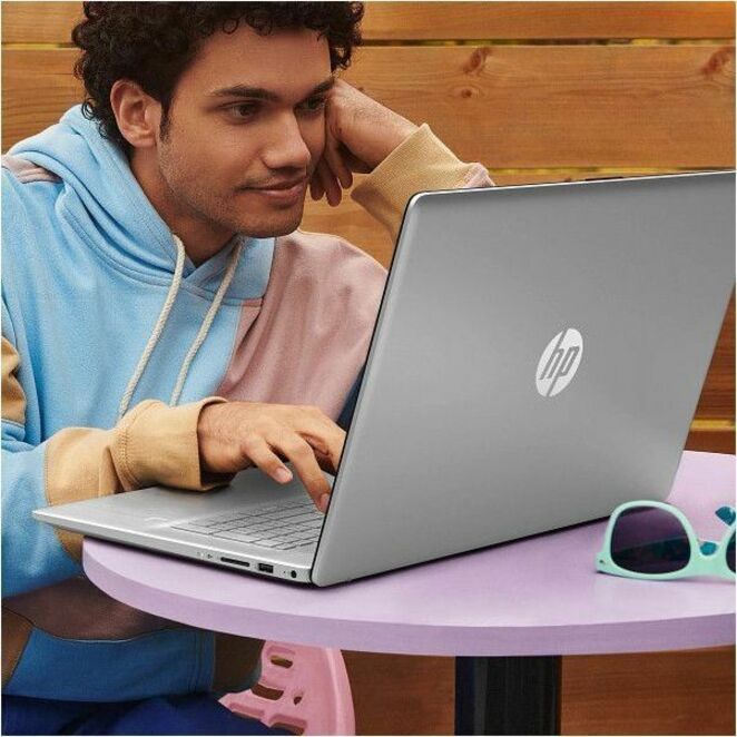 HP 17-cn3000 17-cn3003dx 17.3" Notebook - HD+ - Intel N-Series i3-N305 - 8 GB - 256 GB SSD - Natural Silver