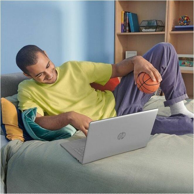 HP 17-cn3000 17-cn3003dx 17.3" Notebook - HD+ - Intel N-Series i3-N305 - 8 GB - 256 GB SSD - Natural Silver