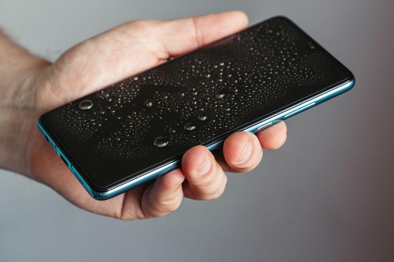 The Right Way To Save Your Phone if It Gets Wet